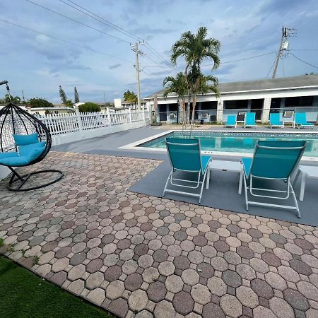 Hollywood Gardens Inn & Suites Bagian luar foto