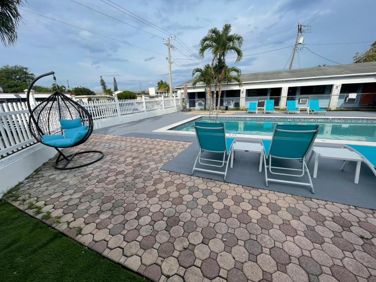 Hollywood Gardens Inn & Suites Bagian luar foto