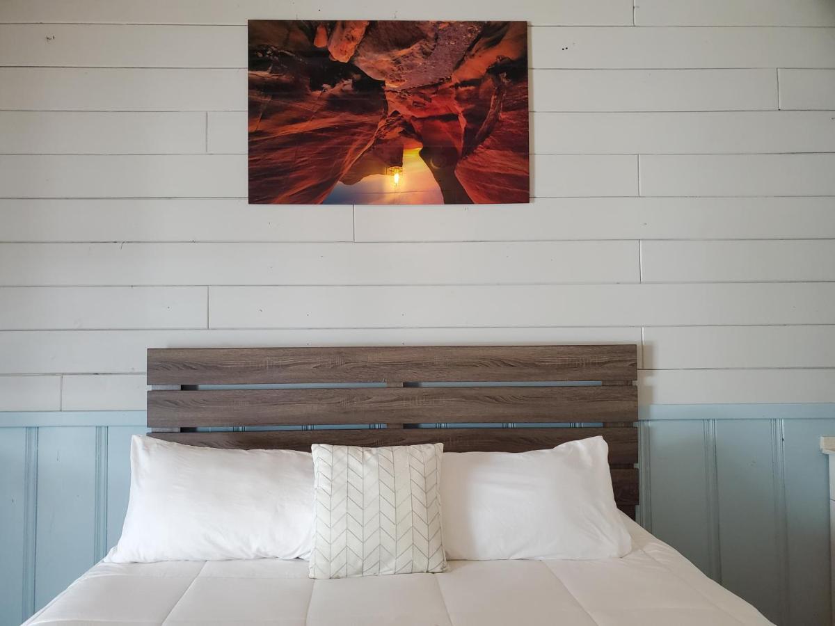 Hollywood Gardens Inn & Suites Bagian luar foto