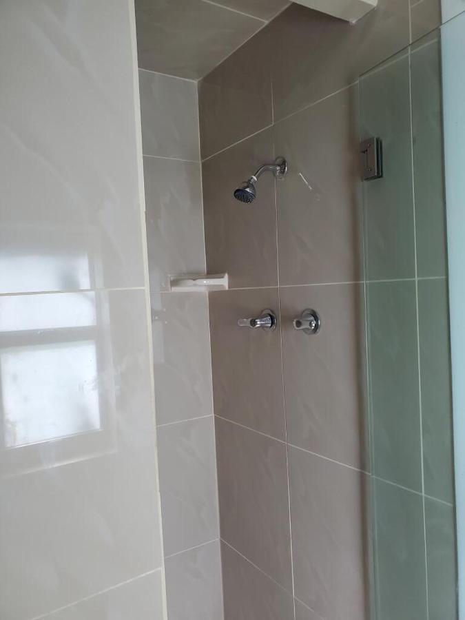 Hollywood Gardens Inn & Suites Bagian luar foto