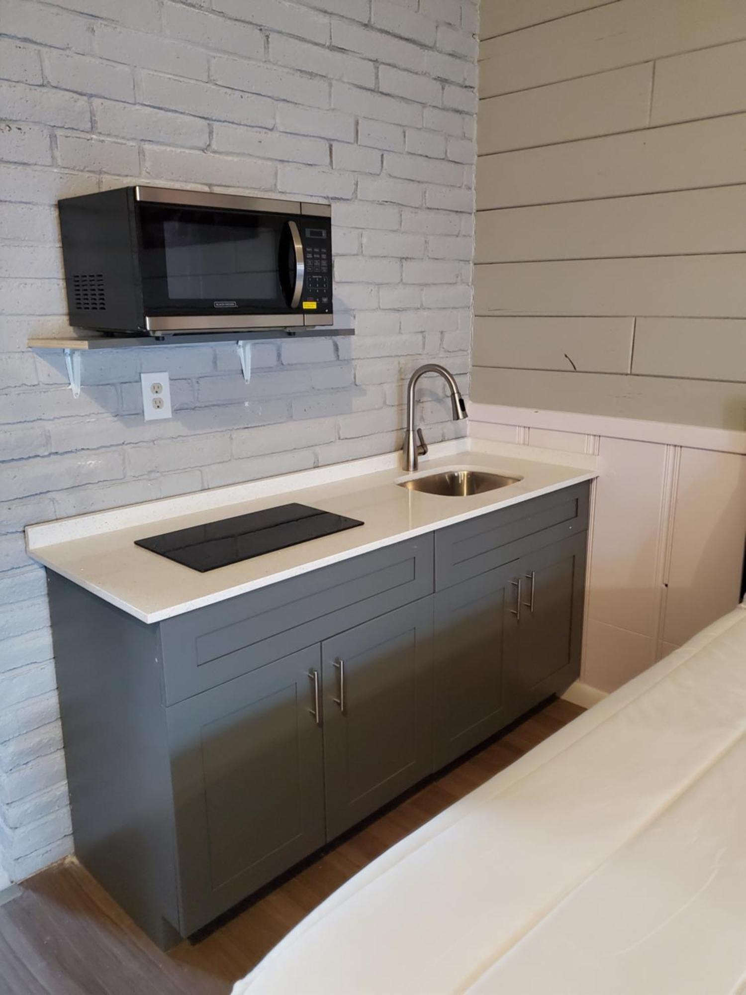 Hollywood Gardens Inn & Suites Bagian luar foto